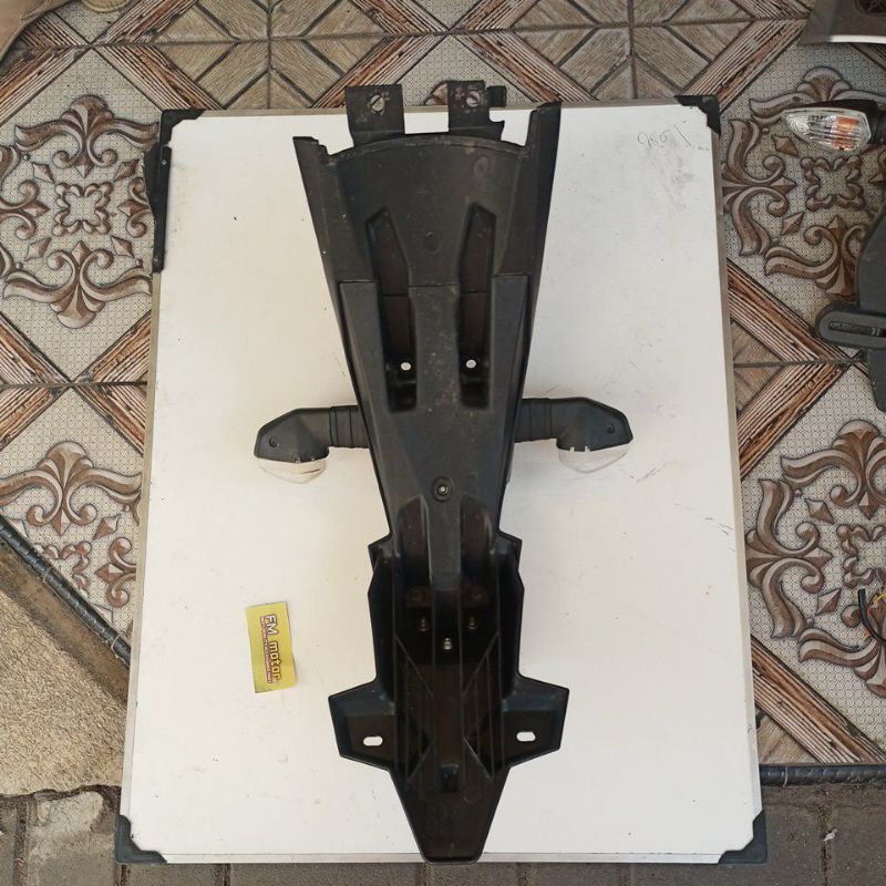 SLEBOR BELAKANG SPAKBOR BELAKANG HONDA CRF 150L ORIGINAL