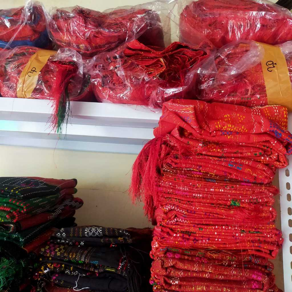 ulos sadum Anak -anak /  ulos menari