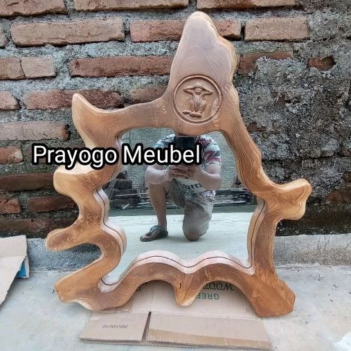 hiasan dinding kaca cermin akar jati pigura akar jati unik