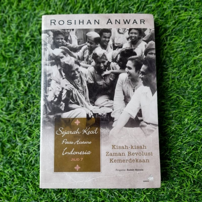 sejarah kecil petite histoire