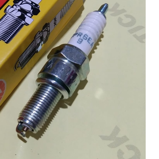 Busi Spark Plug CPR6EA-9 - Busi Motor Yamaha Busi motor Honda / busi beat / busi vario / busi scoopy