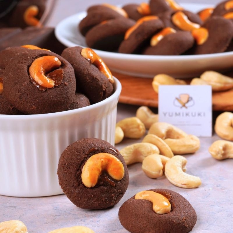 

CASHEW CHOCO [cookies premium super nyoklat] by yumikuki
