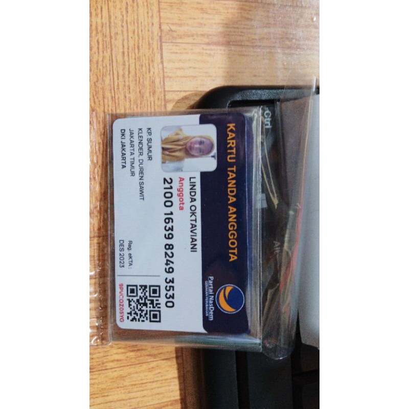 

ID CARD/KARTU PEGAWAI/KARTU PELAJAR/KARTU NPWP/KARTU BPJS /KARTU CUSTOM