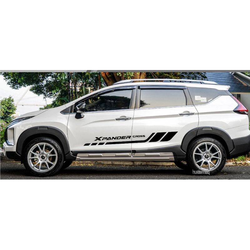 cutting sticker mobil variasi body samping mobil Xpander cross sticker mobil xpander