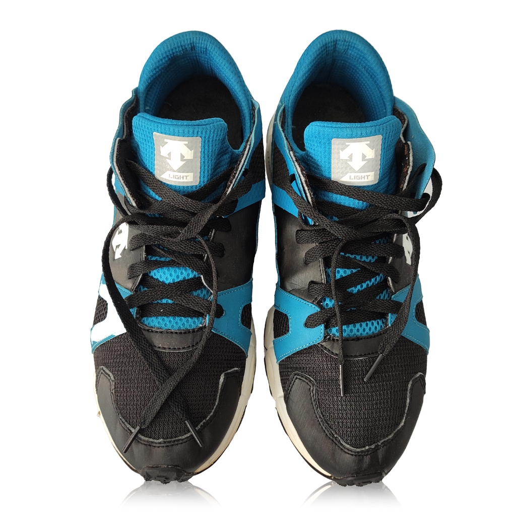 Sepatu Sneakers DESCENTE Cross T Warna Biru Hitam USA 10 EUR 43
