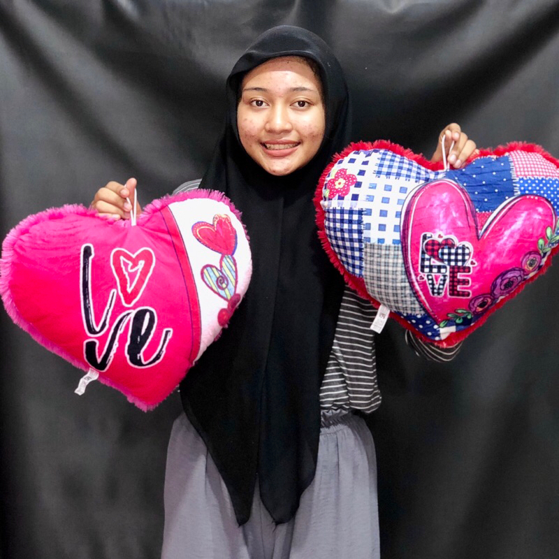 Bantal Love valentine karakter Pita Lembut SNI bantal motif print love kurnia kado
