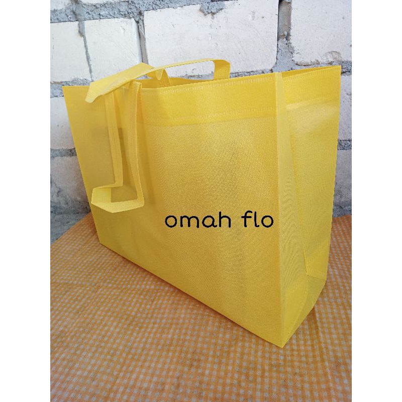 

Tas Box 40x30x14/Tas Belanja/Goodie Bag/Tas Spunbond/Tas Kado