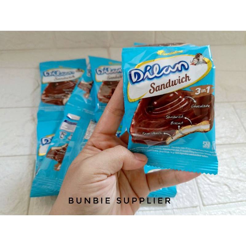 

DILAN Sandwich 3 in 1 Krim Vanila ISI 10pcs ( RENCENG )