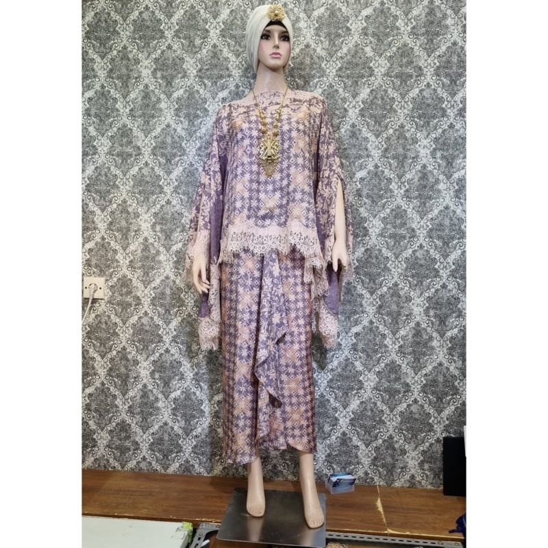 Set Rok Ayumi Kalong Renda Batik Viscose Silk