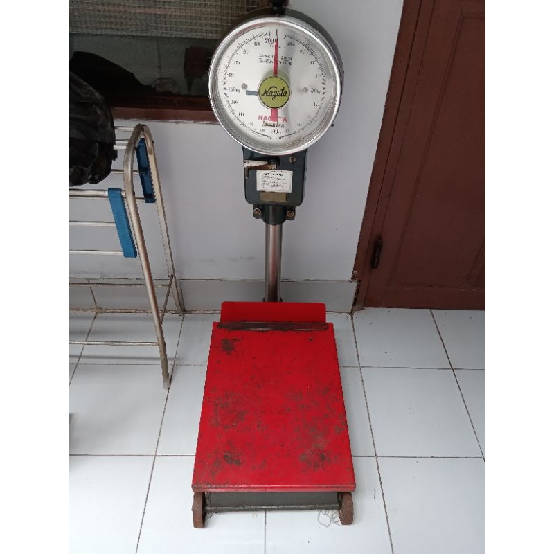 timbangan duduk jarum Nagata 200kg (bekas).