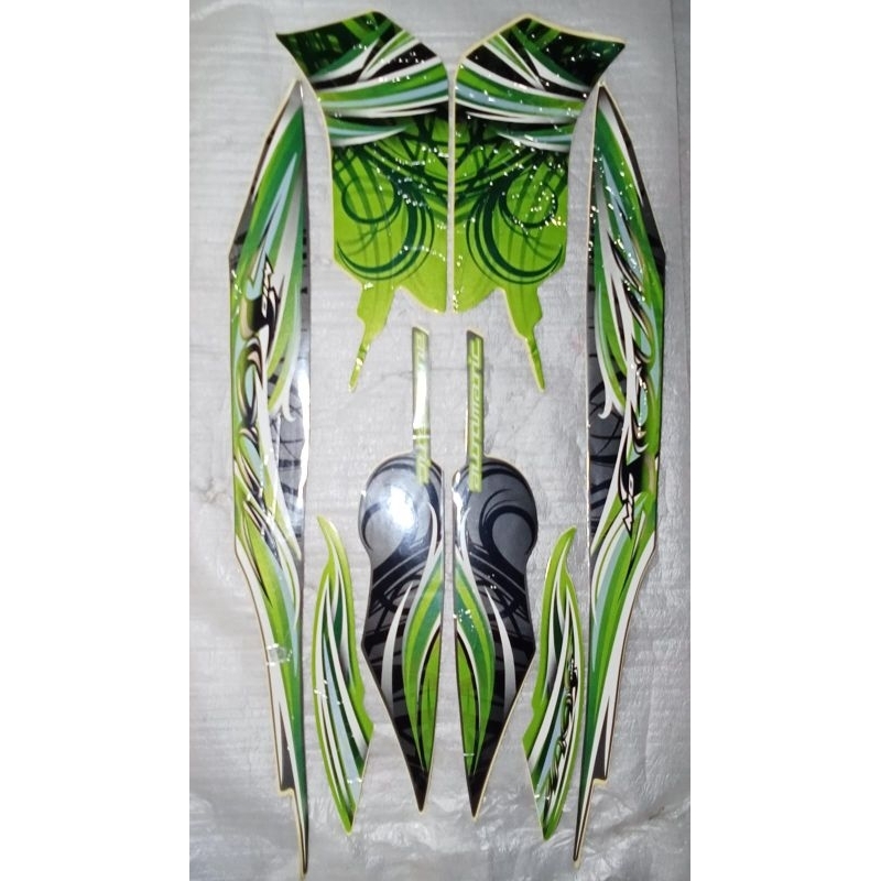 Striping stiker body kanan kiri full set Mio soul warna hijau hitam tahun 2009