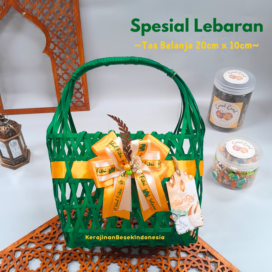 

GOODIE BAG PARSEL BINGKISAN HAMPERS LEBARAN IDUL FITRI 2024 FREE HANG TAG Tas belanja 20cm x 10cm warna pita toples kue kering nastar