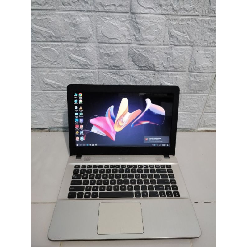 Asus X441U core i3 normal