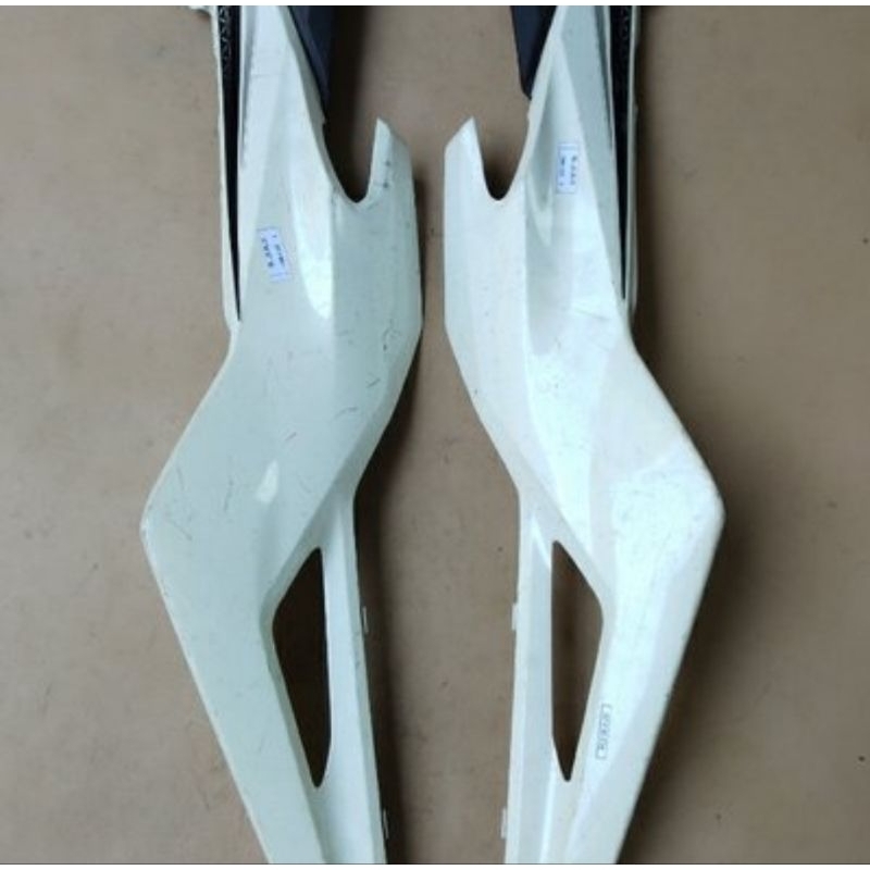 bodi belakan cbr led th 2015-2020.. original copotan motor