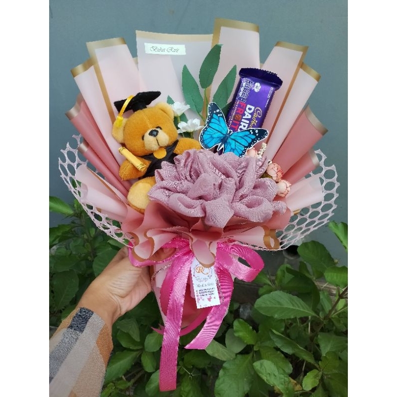BUKET BONEKA/ BUKET HIJAB/ BUKET COKLAT/ BUKET WISUDA