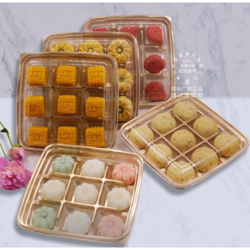 

Premium Box Mika Gold Box Mika sekat 9 Box Mooncake sekat 9 box mooncake 75gr box mooncake 83gr box kue sus box eggtart box bakso goreng box kue mini Box pie buah box pie susu Dus mooncake box kue bulan isi 9 kotak kue box snack