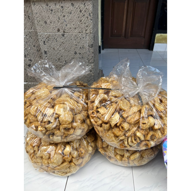 

Krupuk / Kerupuk / Rambak Kulit Babi Khas Bali Enak Gurih Garing