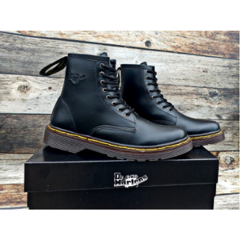 sepatu boots Docmart Dr. Martens 8 Hole Sepatu Unisex Clasic Sepatu Boots Pria Tinggi  Home Industry