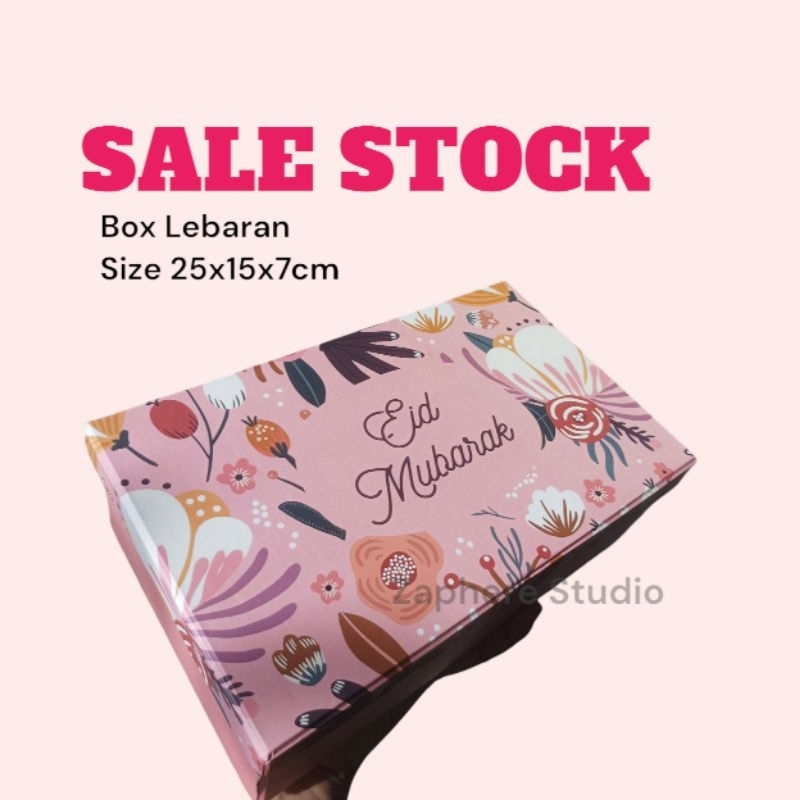 

Cuci Gudang - Box Lebaran size 25x15x7cm