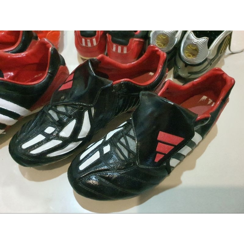 Sepatu Bola ORIGINAL ADIDAS PREDATOR MANIA MANADO Remake Lokal size EU 44 // 28 cm.