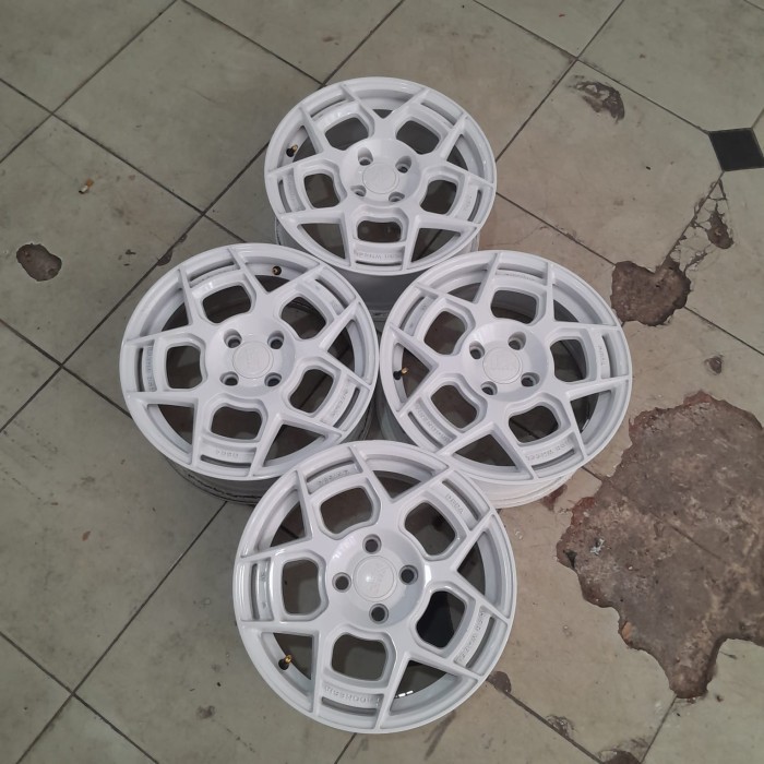 Velg Mobil Bekas HSR DECA R15 Lubang Pcd 4x100