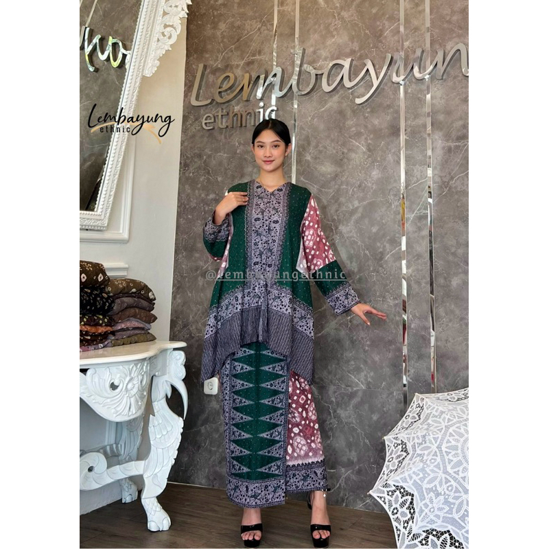 One set jumputan 'eboni' by Lembayung ethnic