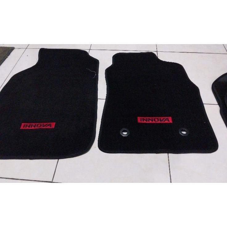 karpet mobil kijang Innova depan