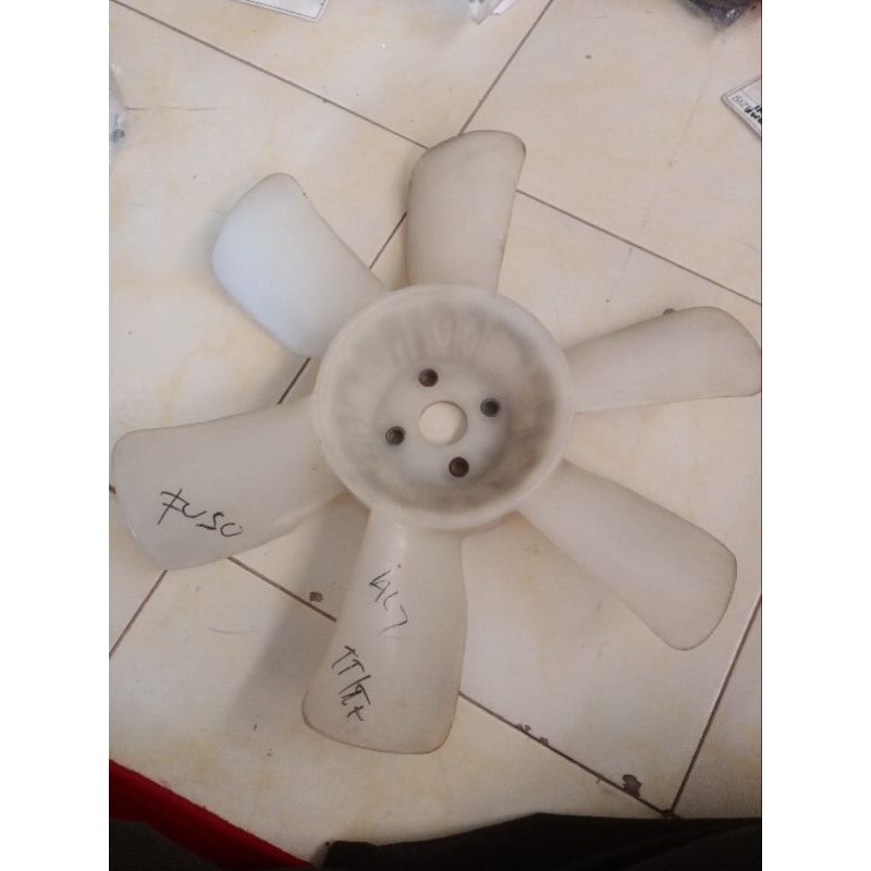 Kipas Radiator untuk Mobil Fuso