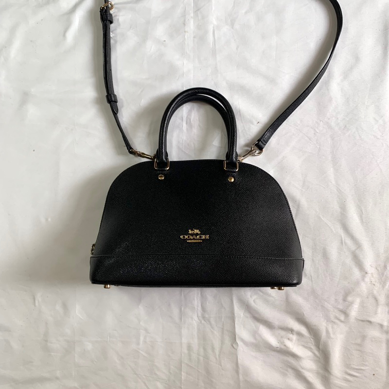 Coach sierra hitam sling bag