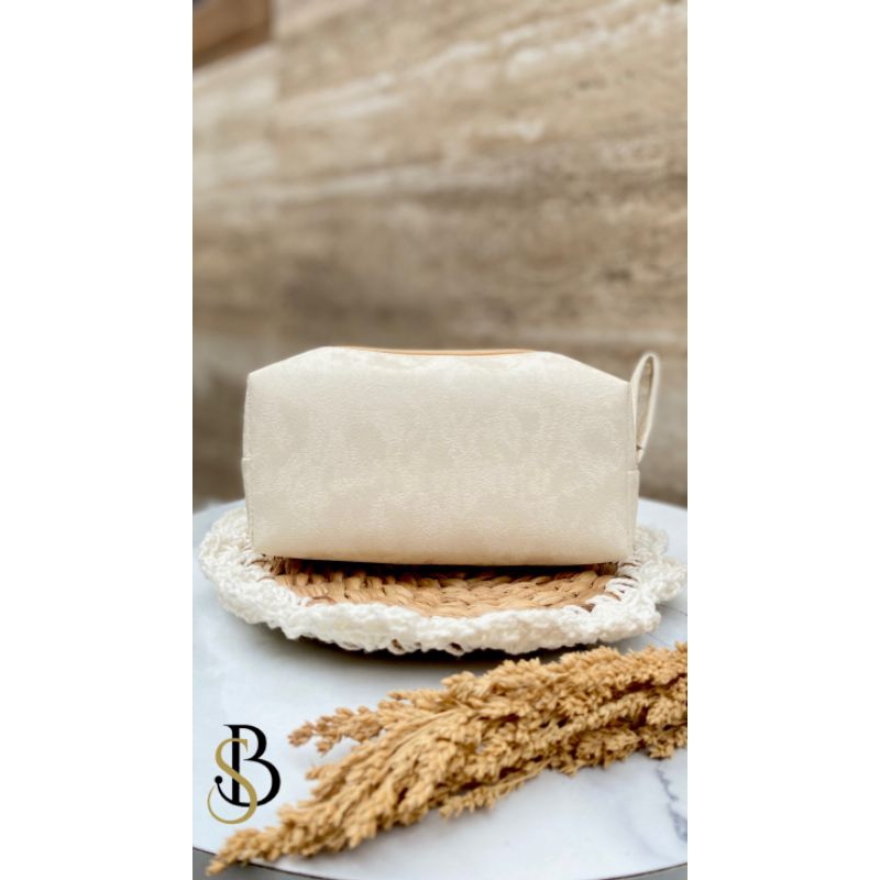 Pouch Boxy Bulu Kucing Elegan Pouch Skincare Dompet Murah Pouch Kantor Pouch Pernikahan Dompet Murah