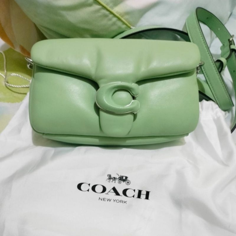 preloved COACH PILLOW TABBY 18