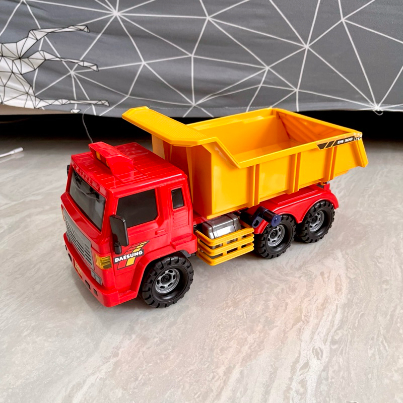 Preloved Daesung Super Dump Truck