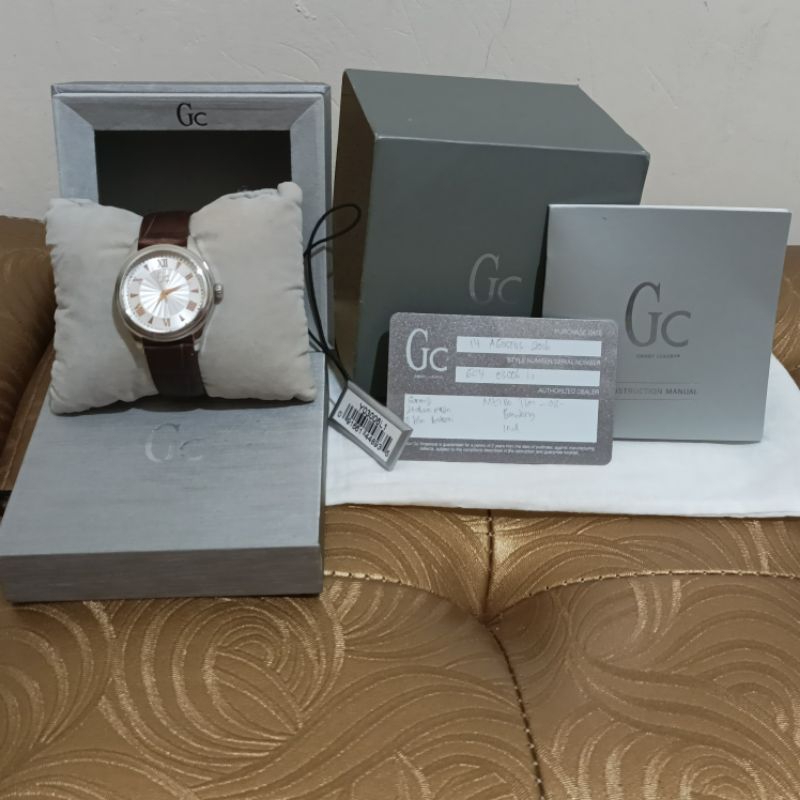 Preloved Original Jam Gc Wanita Strap Kulit