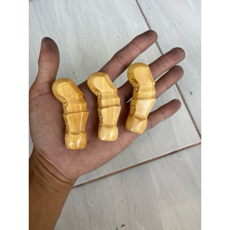 deder lempuyangan patrem kayu cendana jawa