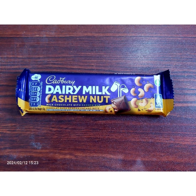 

CADBURY DAIRY MILK CASHEW NUT 60 gr