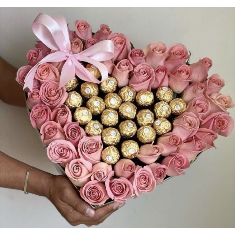 

ferrero box of love chocolate choco roses fresh flower bouquet bucket buket bunga segar instant sameday fresh ready lsg 2 jam