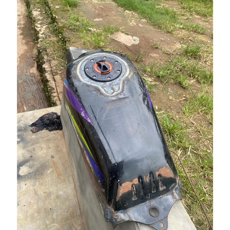 tangki gl max / pro bahan ori copotan sudah nat lurus lobang kran besar tutup tangki sudah pakek nin