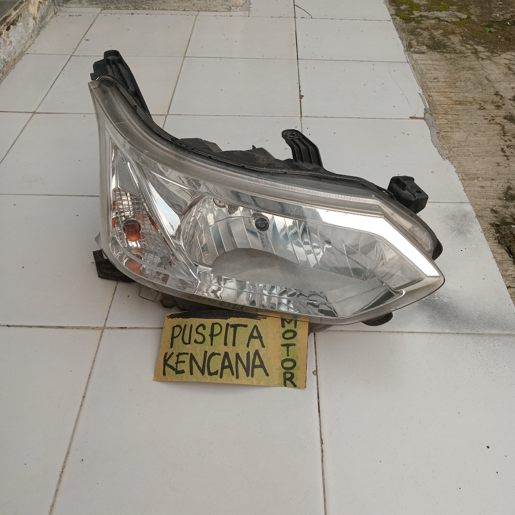 Headlamp Toyota Avanza G 2016 Original