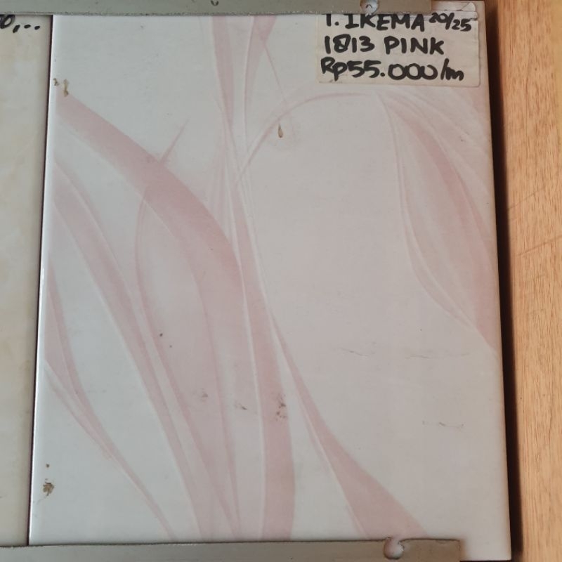 keramik dinding kamar mandi tidur dapur IKEMA 20x25 LDE 1813 pink glossy