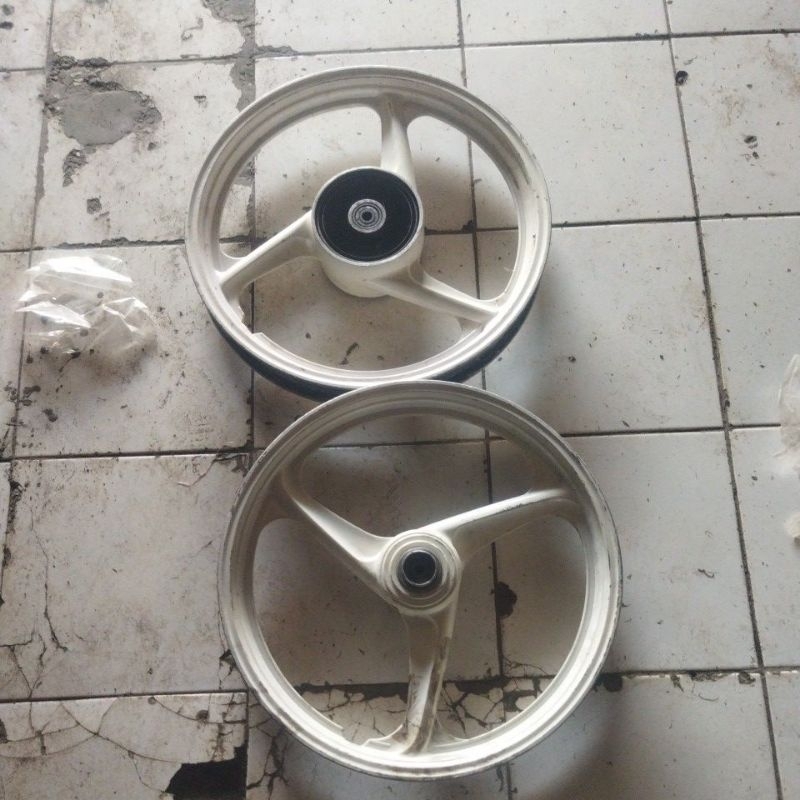 VELG RACING DEPAN BELAKANG YAMAHA FIZ R,VEGA LAMA, KRIPTON COPOTAN ORIGINALL