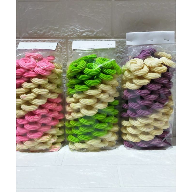 

KUE SAGU PELANGI 500 GRAM