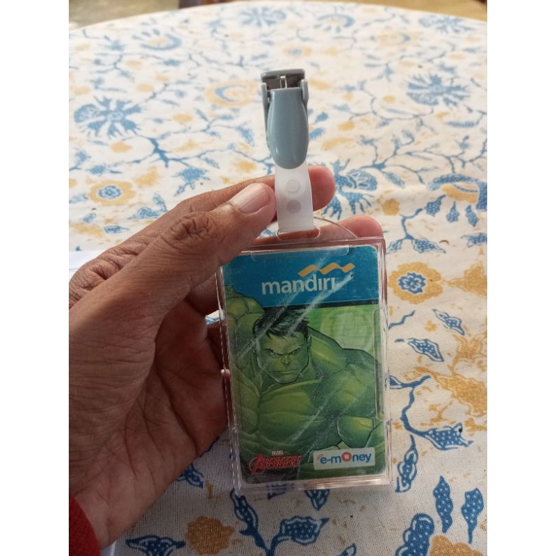 

Tempat id card name tag holder acrylic akrilik bening plus jepitan penjepit idcard kerang abu abu terlaris