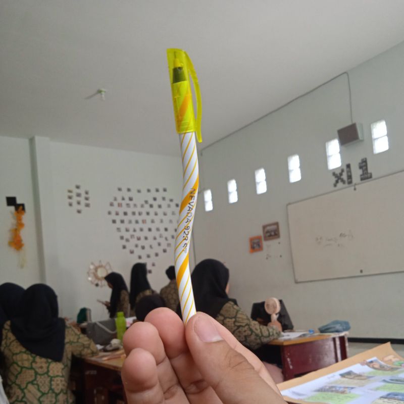 

bolpen unik bengkok layak pakai