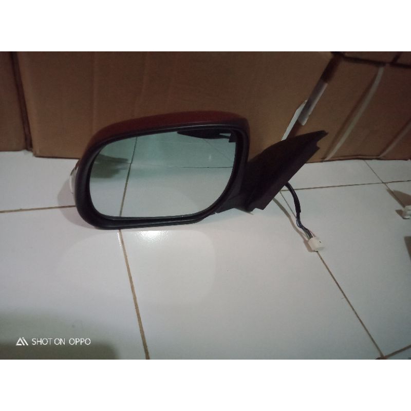 spion mobil rush / terrios sebelah kiri tahun 2016 dobel matic warna body