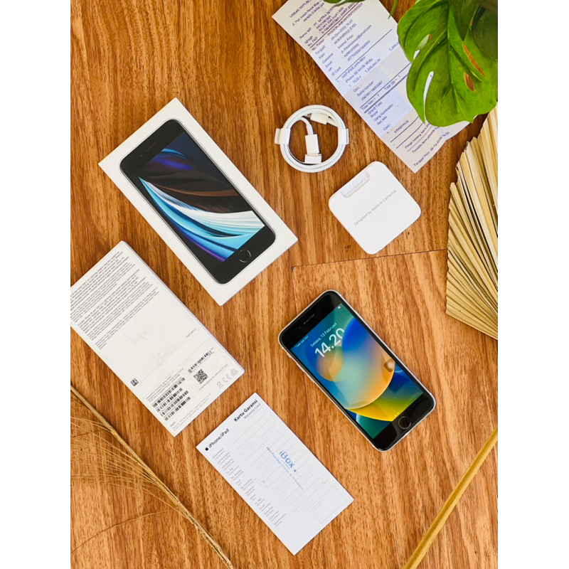 Iphone SE 64gb 2020 Generasi KE2 ex iBox indonesia BH 88% keatas (Bebas Blokir Imei)