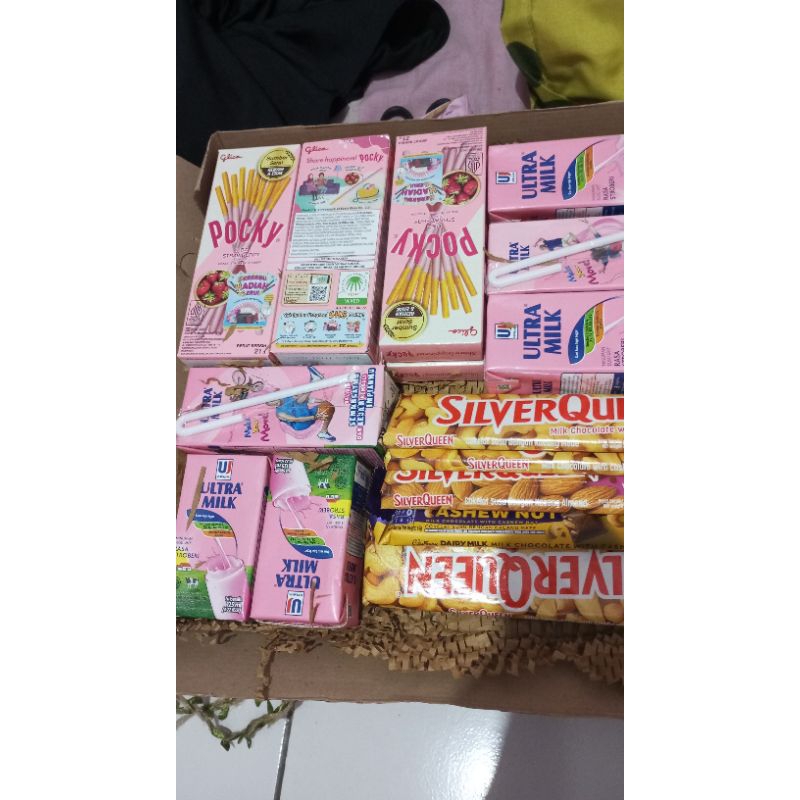 

Hampers Snack Box Ulang Tahun / wisuda / anniversary/ PAKET COKLAT