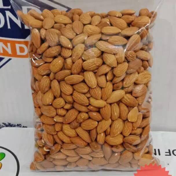 

New event Kacang Almond Mentah Kupas Utuh Raw Whole Blue Diamond 1kg