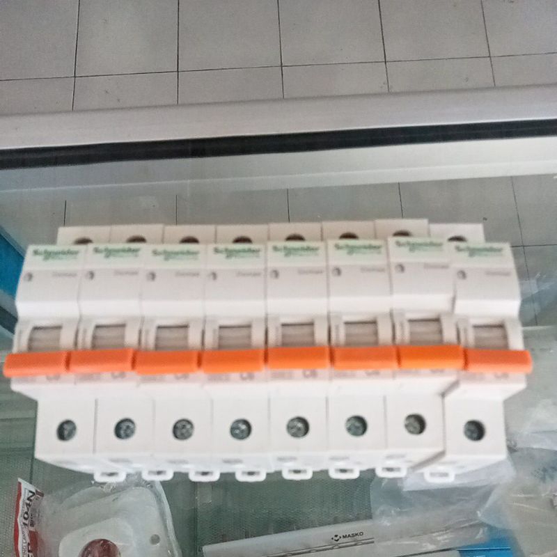 MCB Schneider 6A