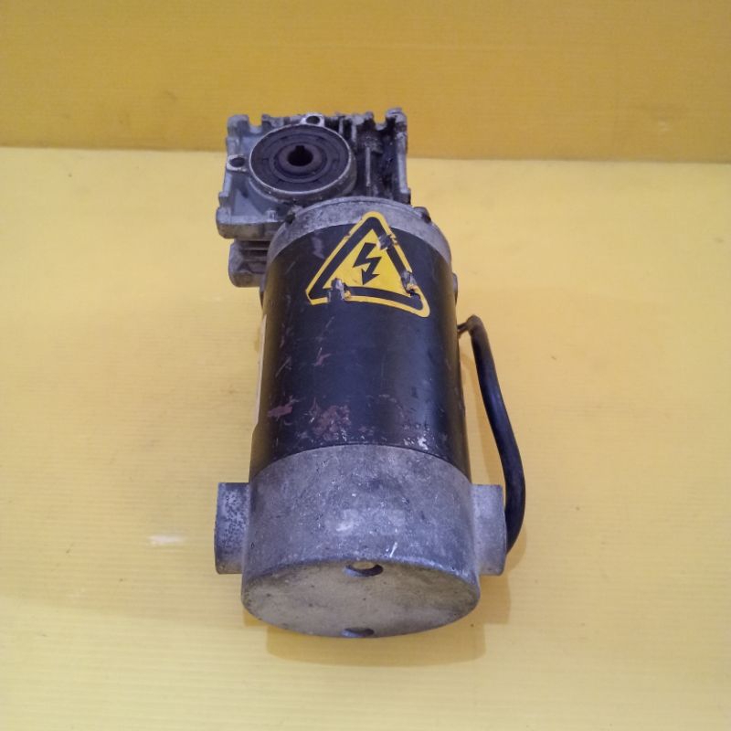 Dinamo Motor Gearbox Dc 110V 1.5A 3000Rpm