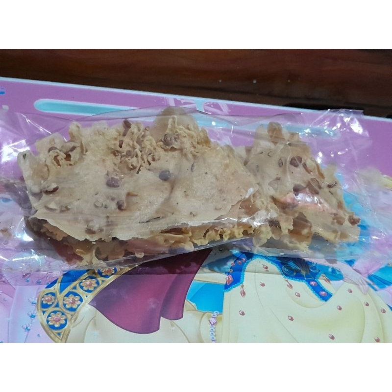

Peyek kacang 5000 an
